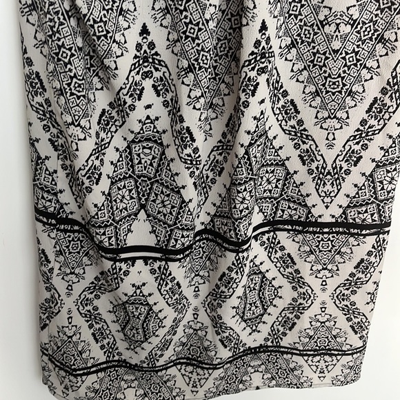 EUC One Clothing Dress - Picture 6 of 8